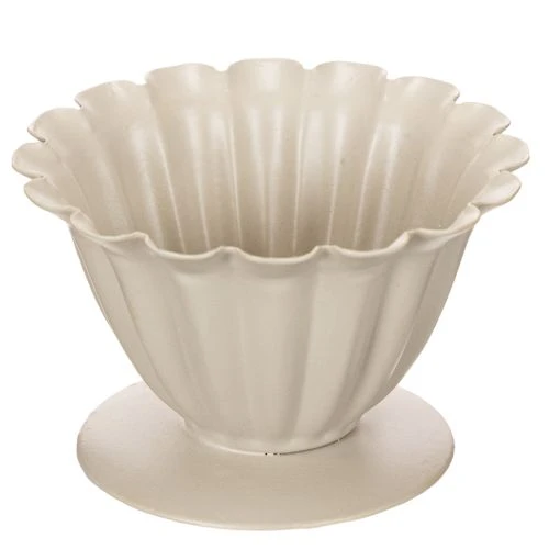 Artikel Cremefarbene Deko-Schale aus Blech in Blütenkelchform, 9 cm