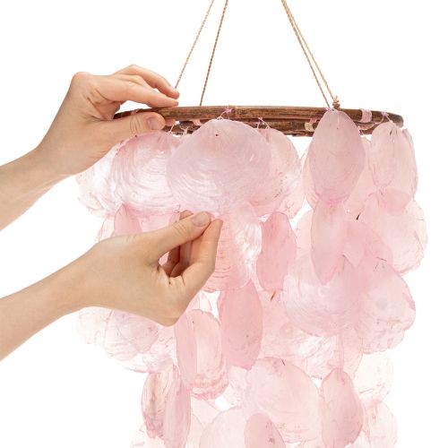 Artikel Windspiel aus Capiz-Muscheln und Holz 70 cm Rosa für Wohnzimmer und Garten